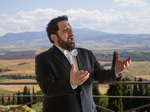 Opera and wine experience overlooking Val d'Orcia
