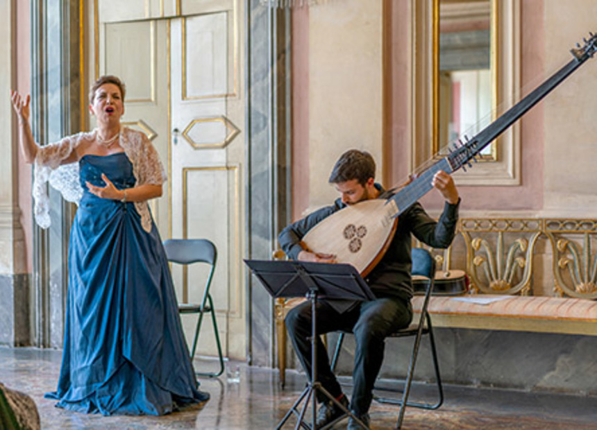 Siena: intimate Opera concert and tour in Piazza del Campo