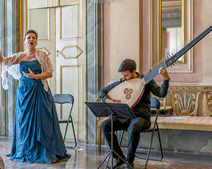 Siena: intimate Opera concert and tour in Piazza del Campo