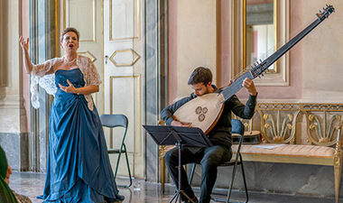 Siena: intimate Opera concert and tour in Piazza del Campo