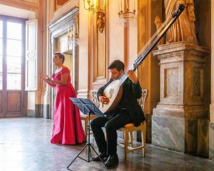 Siena: intimate Opera concert and tour in Piazza del Campo