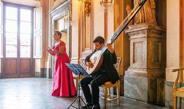 Siena: intimate Opera concert and tour in Piazza del Campo