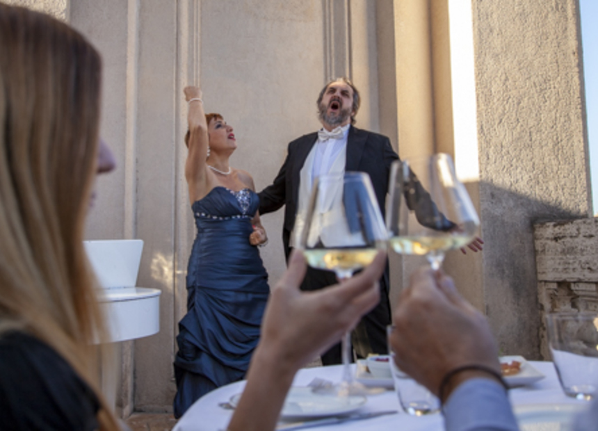 Valentine's Day: Romantic Opera and Aperitivo in Piazza Navona