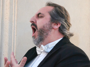 Valentine's Day: Romantic Opera and Aperitivo in Piazza Navona